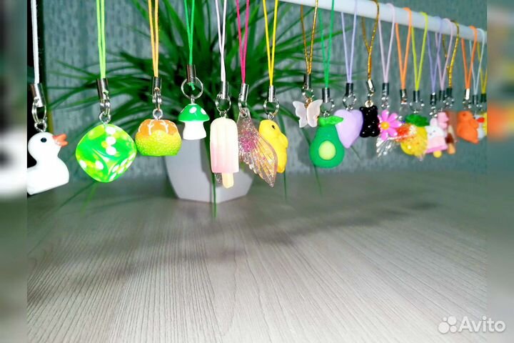 Брелок для телефона