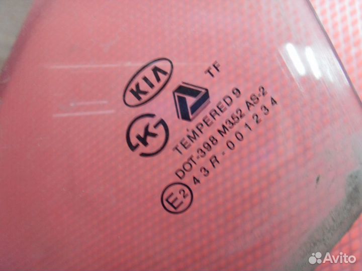 Стекло двери 0K9A058511B Kia Clarus 1996-2001