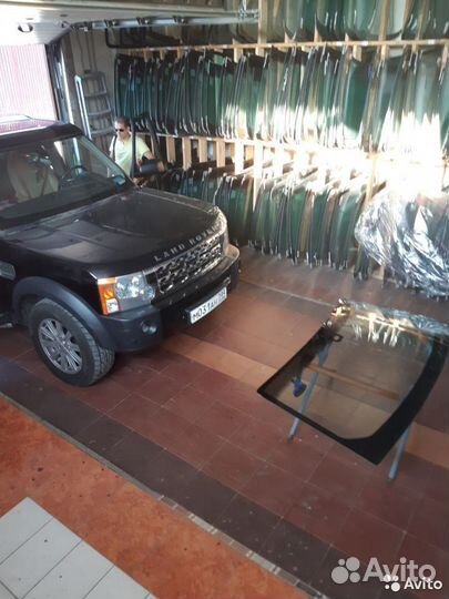 Лобовое стекло на Land Rover Discovery подогрев