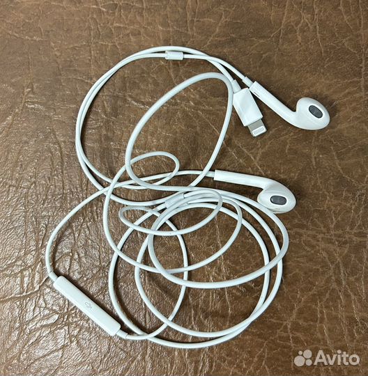 Наушники apple earpods lightning из комплекта