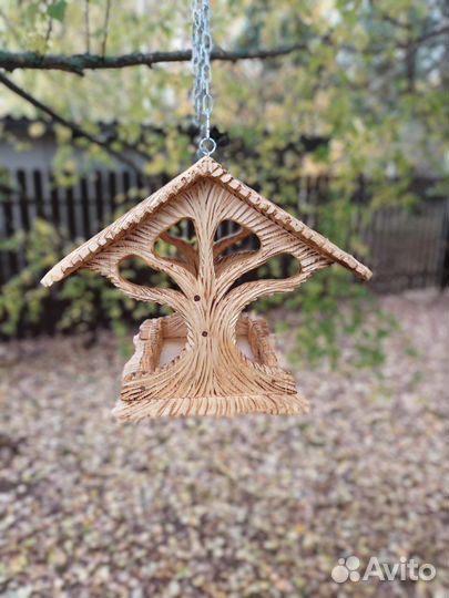 Кормушка для птиц из дерева