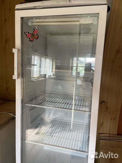 Витрина холодильник