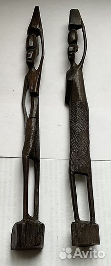 Резные фигурки странников из Африки