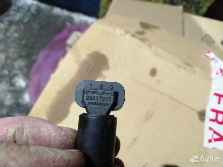 Датчик положения распредвала Opel Meriva Astra