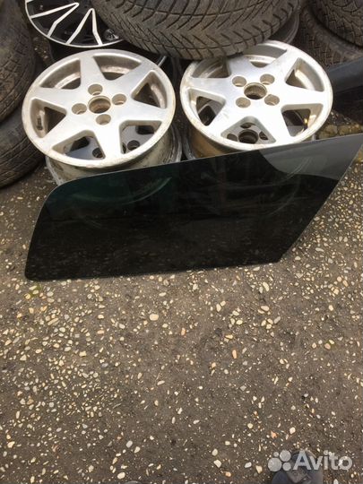 Стекло боковое заднее на Форд Фокус-1 универсал