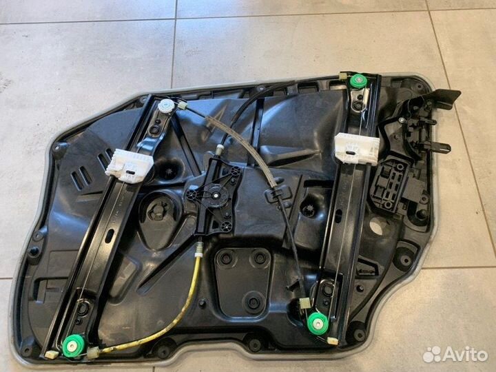 Стеклоподъемник передний правый Mercedes-Benz