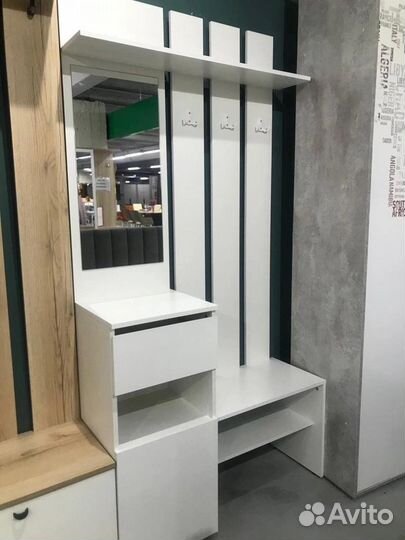 Вешалка в прихожую с зеркалом