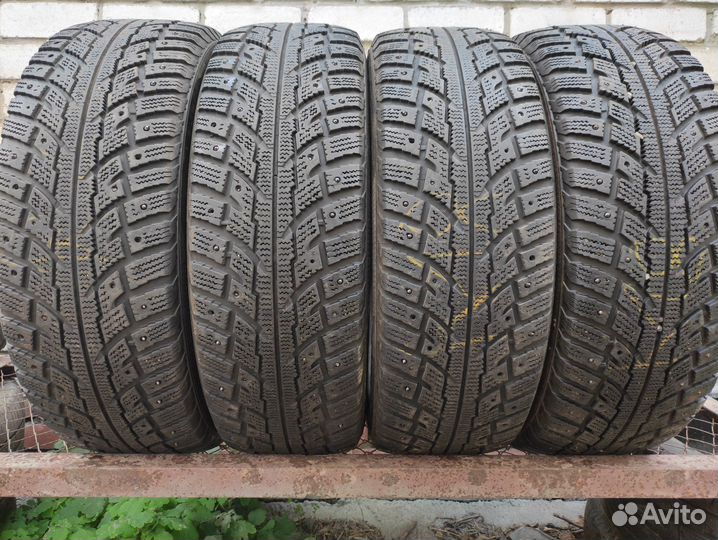 Kumho I'Zen RV Stud KC16 235/60 R18