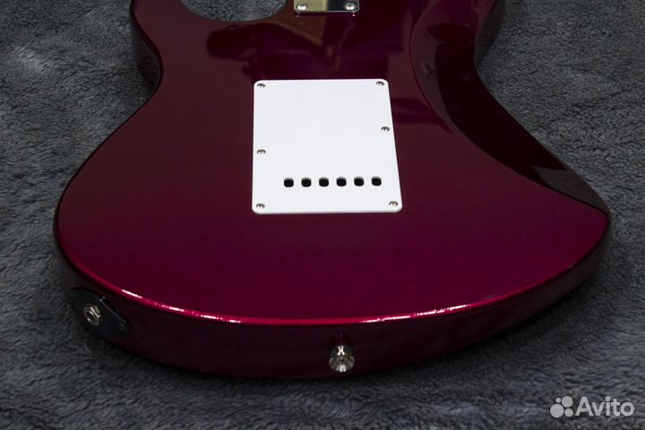 Электрогитара Yamaha Pacifica 012