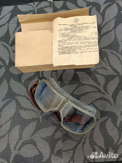 Очки для защиты глаз от воздействия твёрдых частиц