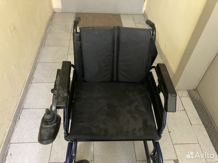 Коляска инвалидная с электроприводом
