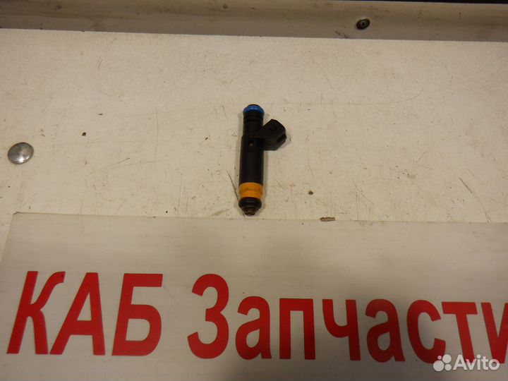 Форсунка топливная Renault Symbol 1.4 л K7J