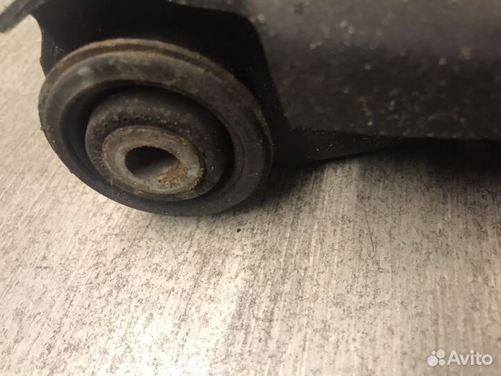 Рено логан сандеро рычаг правый