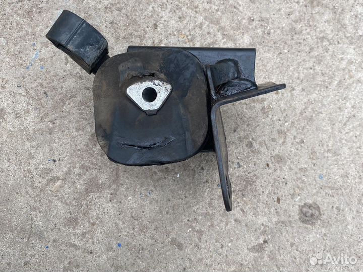 Подушка двигателя левая Geely Emgrand ec7