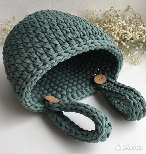 Вязаные корзины на кроватку