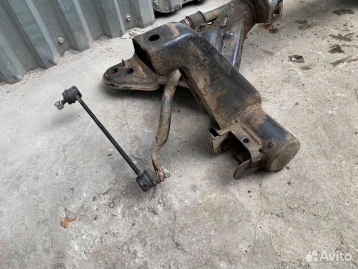 Подрамник передний Mazda Premacy минивэн 1.8 FP