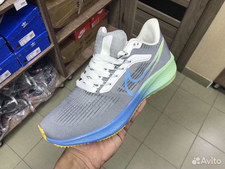 Кроссовки Nike 37 р