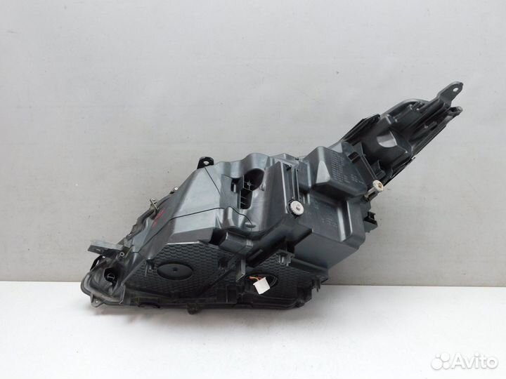 Фара правая Lexus RX200t/RX300/RX350/RX350L/RX450h