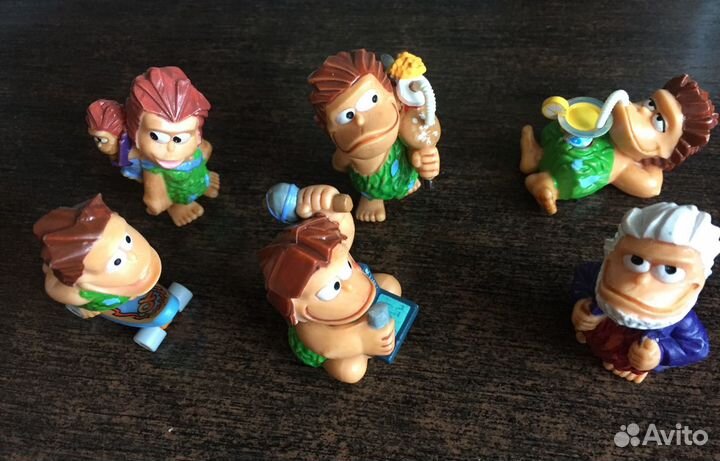 Игрушки из киндер сюрпризов