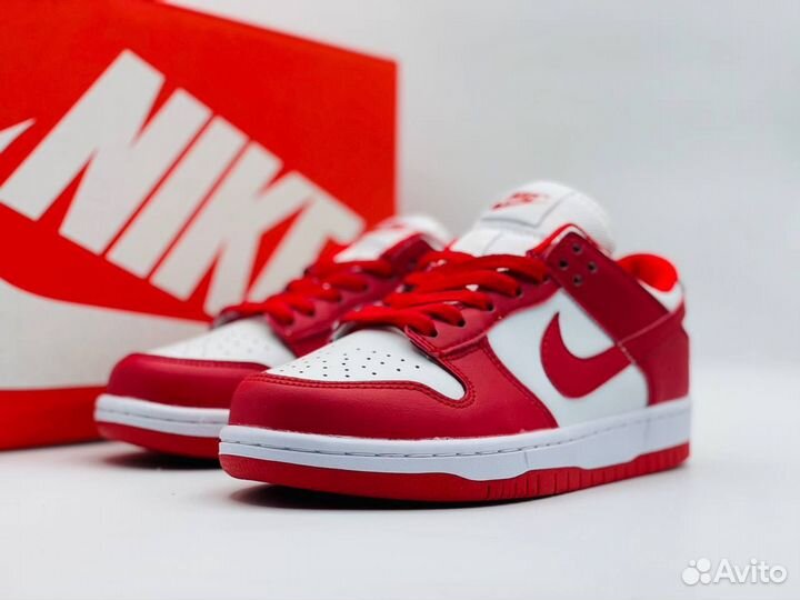 Nike sb dunk low red