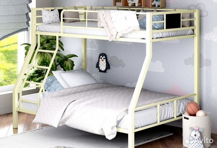 Кровать двухъярусная