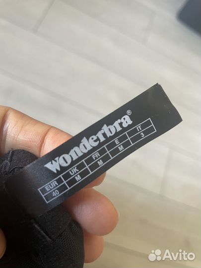 Белье, подвязка, чулки, бюстгальтер без лифа