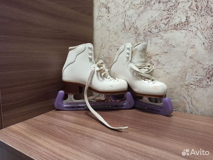 Коньки фигурные Graf etude