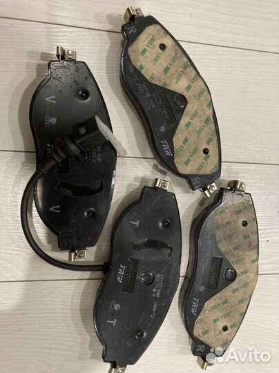 Тормозные колодки передние VAG 8V069851C