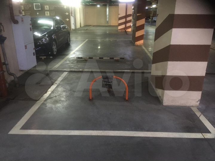 Машиноместо, 12 м²