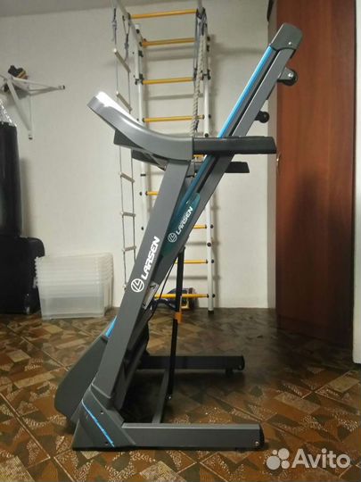 Беговая дорожка Larsen 1500A