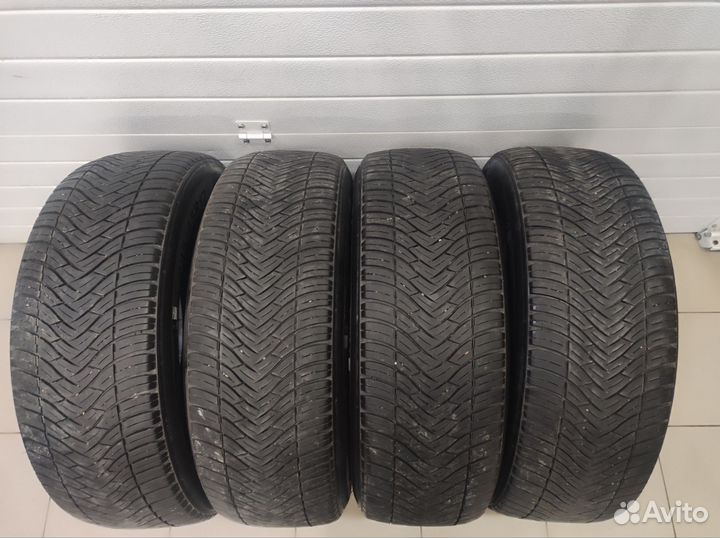 Triangle SeasonX TA01 235/65 R17 108W