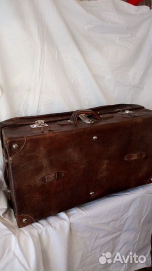 Чемодан кожанный Европа