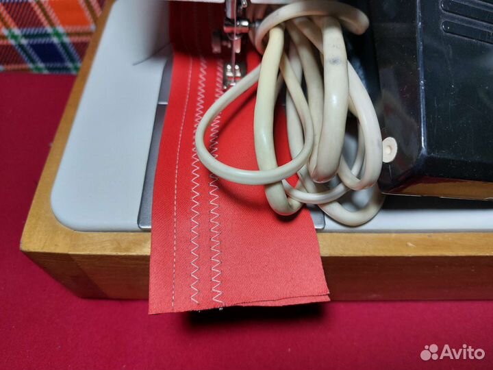 Швейная машина Чайка 134А отлично