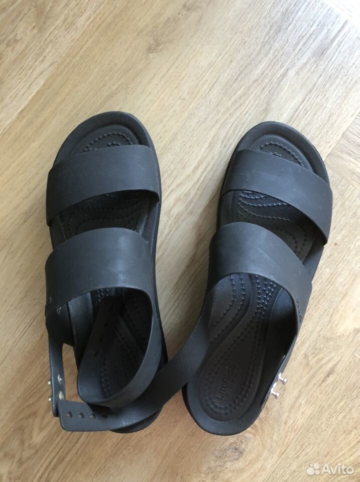 Сандалии crocs 38