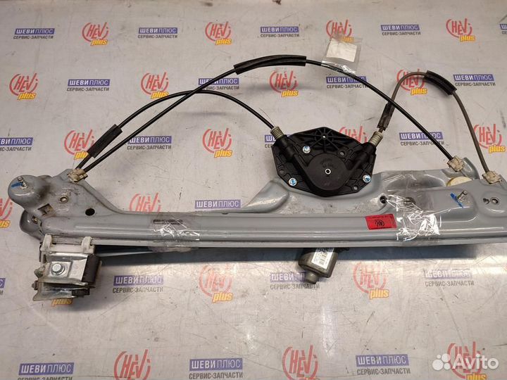 Регулятор стеклоподъемника Chevrolet Tahoe