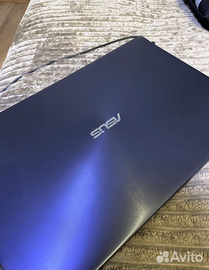 Asus vivobook 17