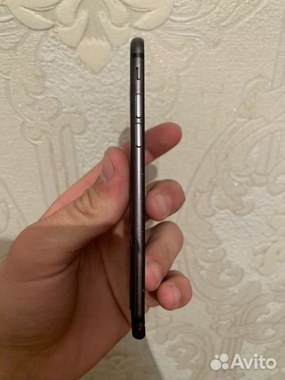 iPhone 8 64гб