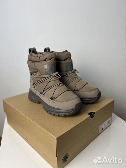 Дутики Зимние UGG 38,39,40 оригинал