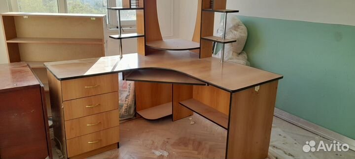 Компьютерный стол