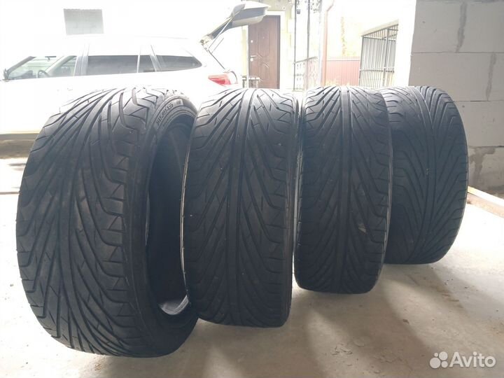 Triangle TR968 215/40 R17 91V