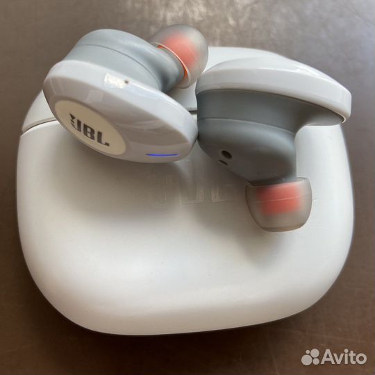 Беспроводные наушники JBL Tune 120 TWS