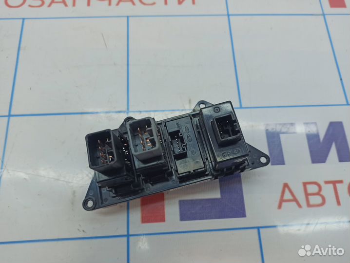 Блок кнопок Hyundai Elantra (MD)