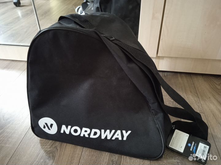 Новые коньки размер 37 с сумкой-чехлом