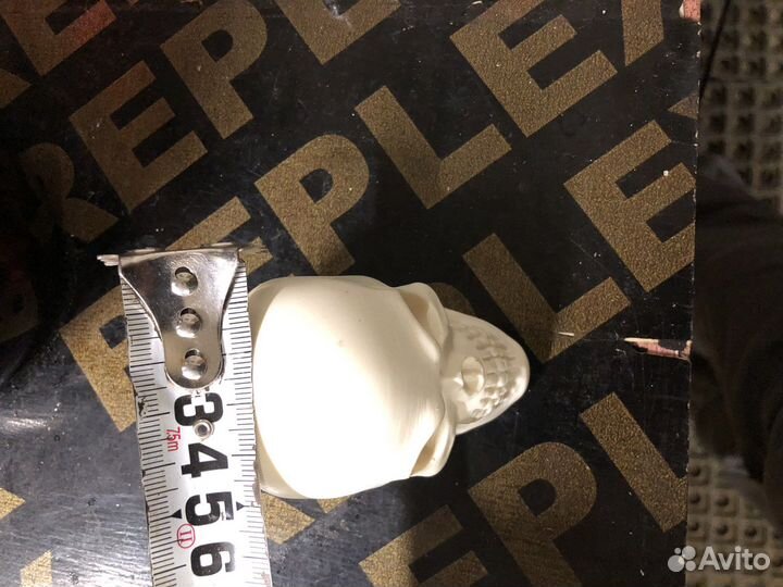 Череп сувенирный пластиковый