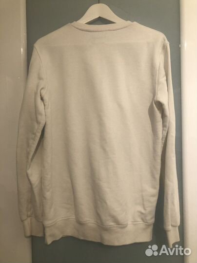 Кофта белая с принтом pull& bear