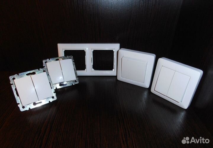 Выключатели Schneider 1, 2-клавишные,рамка Legrand