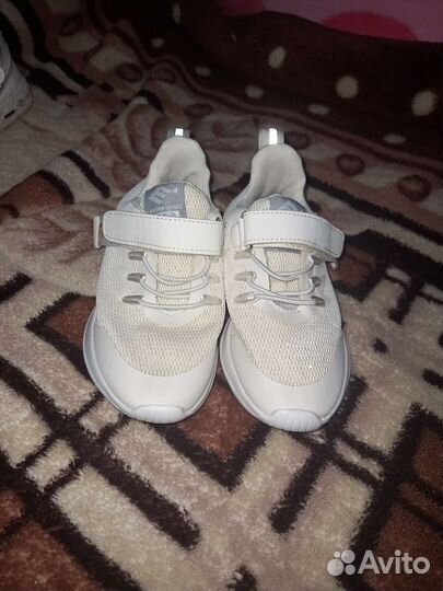 Кроссовки для девочки