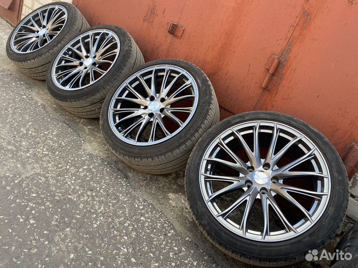 R19 Bridgestone Regno GRV 245/40, PCD 5x114.3 DIA 73.1