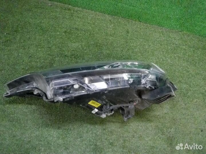 Фара левая Mitsubishi Outlander