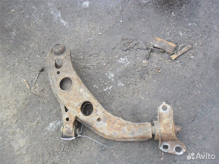 Рычаг подвески Mazda 626, 2000